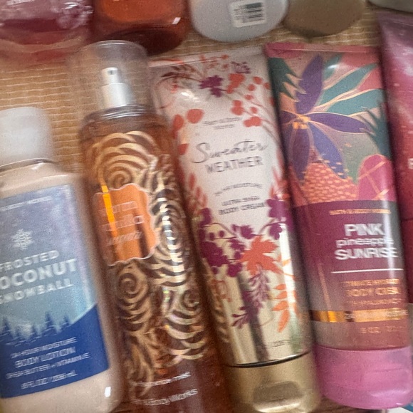 NEW Bath & Body Works HUGE BUNDLE LOT - Picture 3 of 9